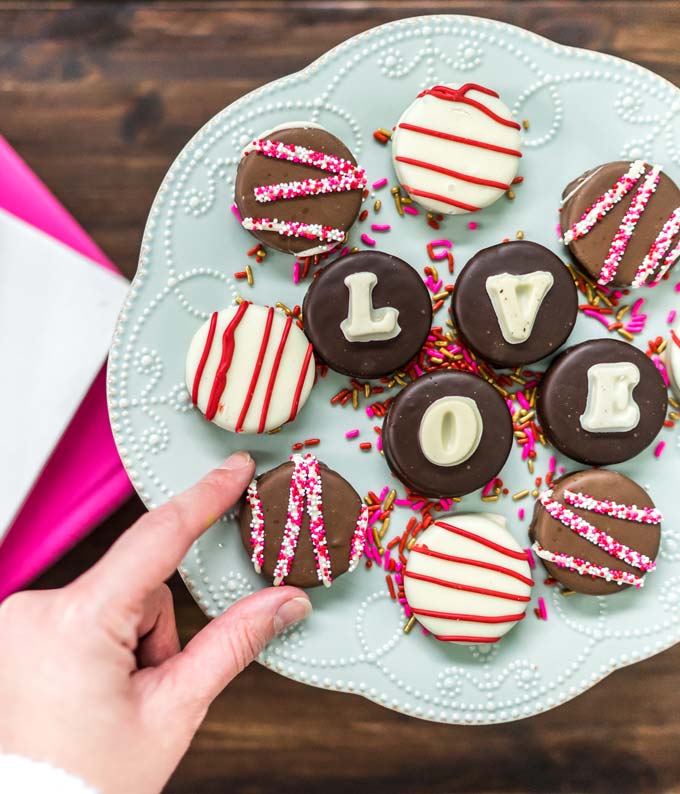 E-159_A3.jpg LOVE Chocolate Covered OREO® Cookies - Image 4