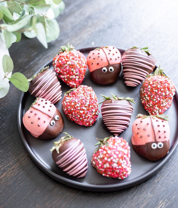 E-818_A1.jpg Ladybug Chocolate-Covered Strawberries - Image 2