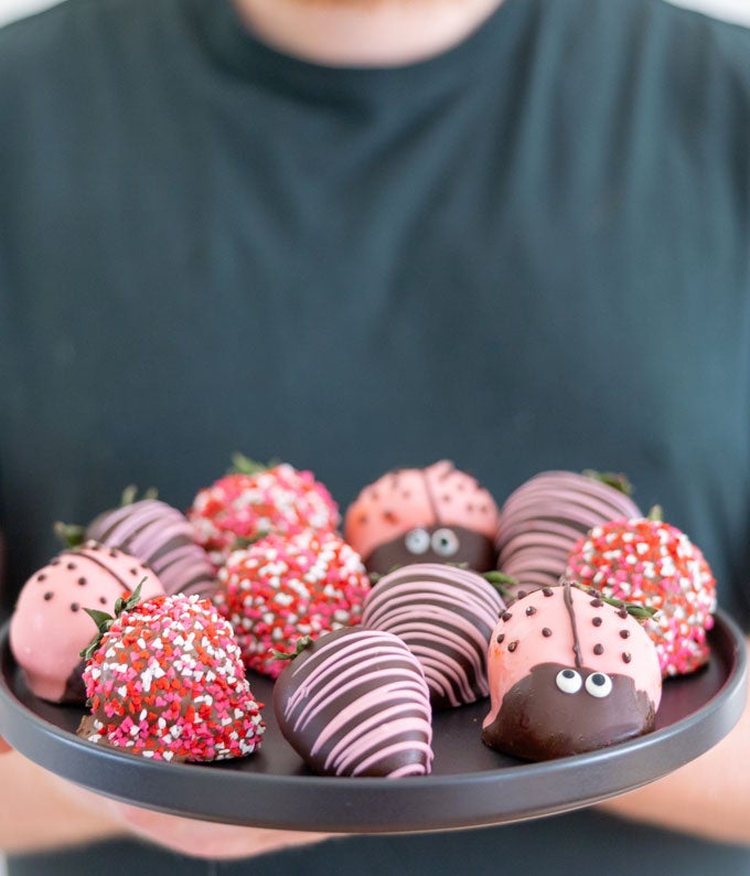 E-818_A3.jpg Ladybug Chocolate-Covered Strawberries - Image 4