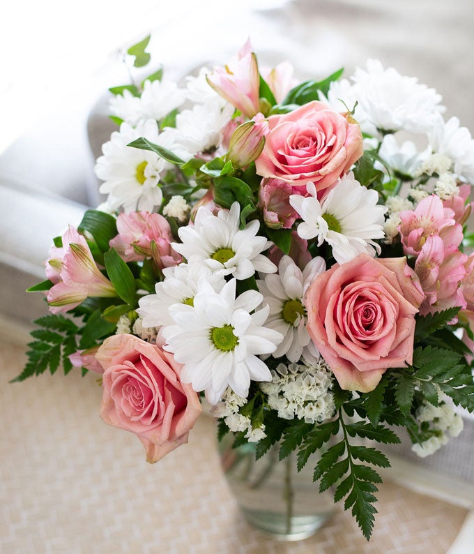 F-260_A2.jpg Dreaming in Daisies Bouquet - Deluxe - Image 3