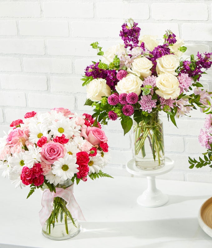 FD004_A3.jpg Florist Designed Valentine's Day Flower Arrangement - Image 4