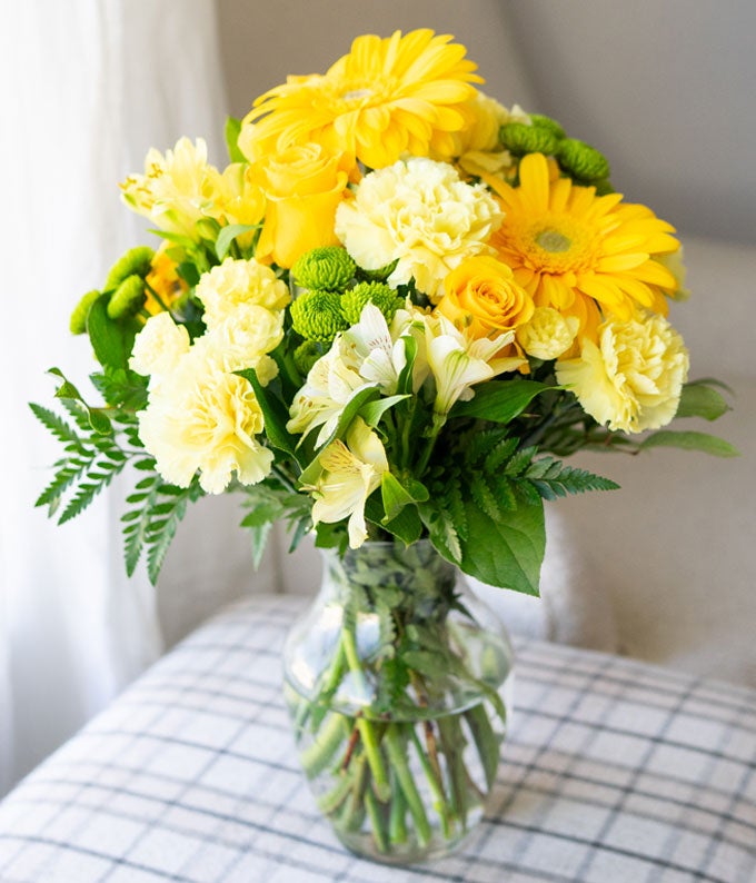 FTD-CDY_A4.jpg Bursting Yellow Bouquet - Image 5