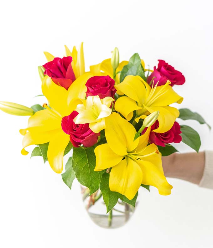 FYF-126_A2.jpg Strawberry Lemonade Rose & Lily Bouquet - Image 3