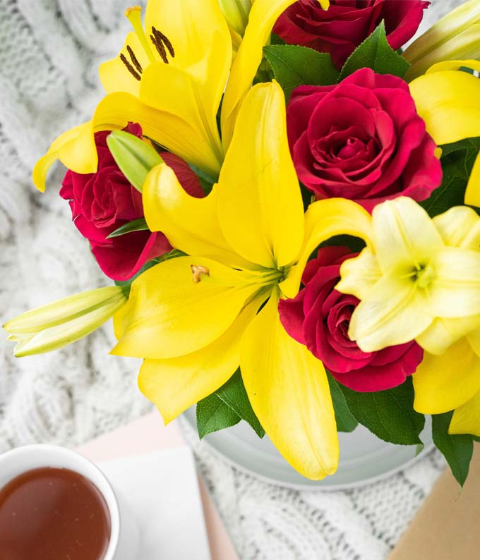 FYF-126_A3.jpg Strawberry Lemonade Rose & Lily Bouquet - Image 4