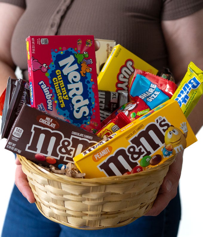 FYF-854_A4.jpg Everyone's Favorite Candy Basket - Image 5