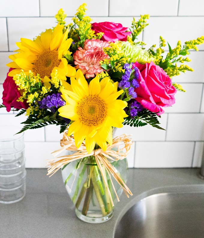 V5673_A1.jpg Bright Sunflower Bouquet - Image 2