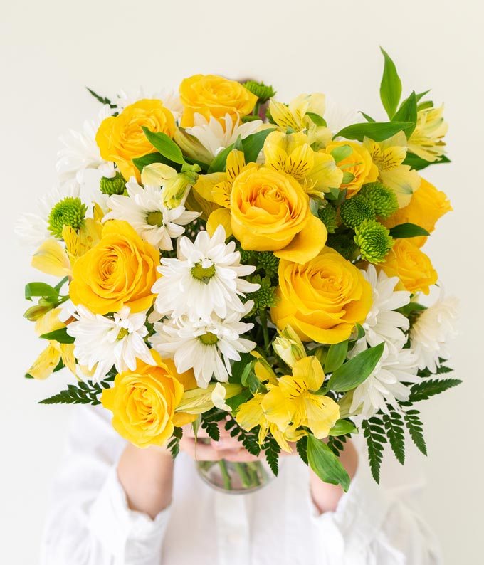 V7034_A2.jpg Sunny Thoughts Bouquet - Image 3