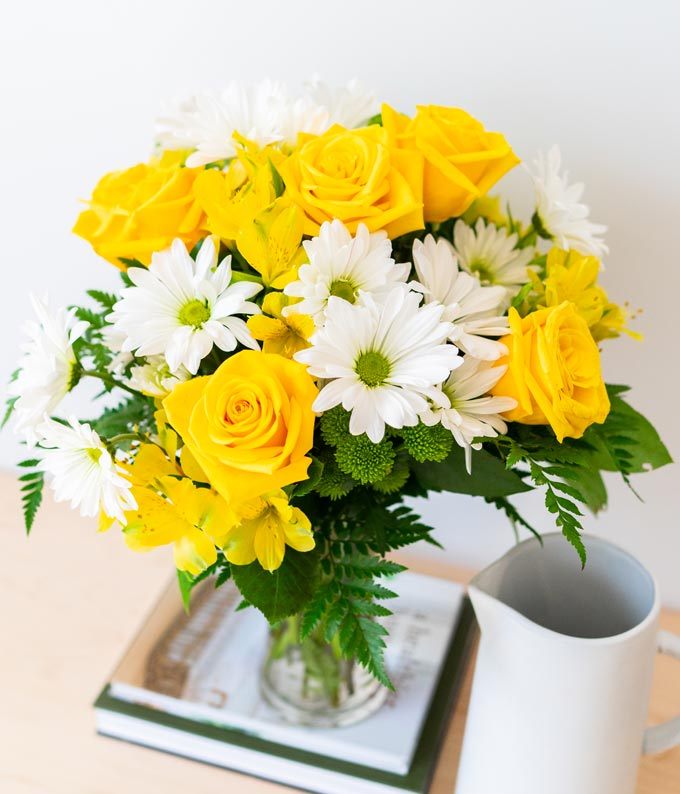 V7034_A3.jpg Sunny Thoughts Bouquet - Image 4