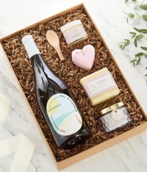 Uncork & Unwind White Wine & Spa Gift Box